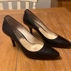 Michael Kors black pumps